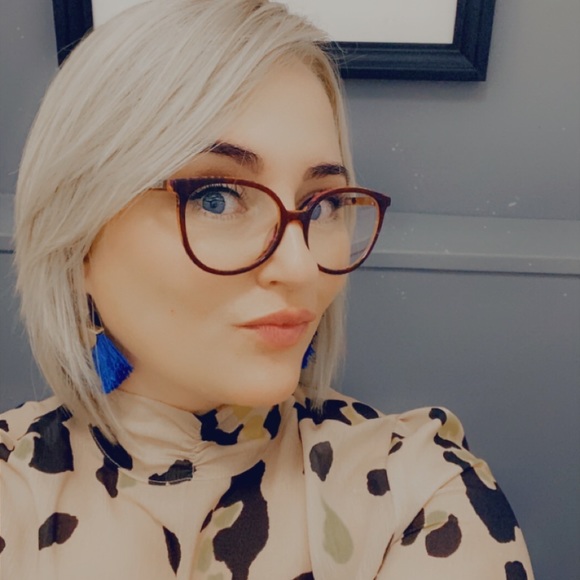 Meet your Posher, Claire - Picture 4 of 5